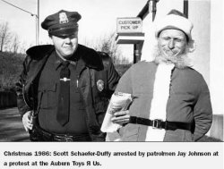 Scott Schaeffer-Duffy arrested while dressed as Santa Claus
